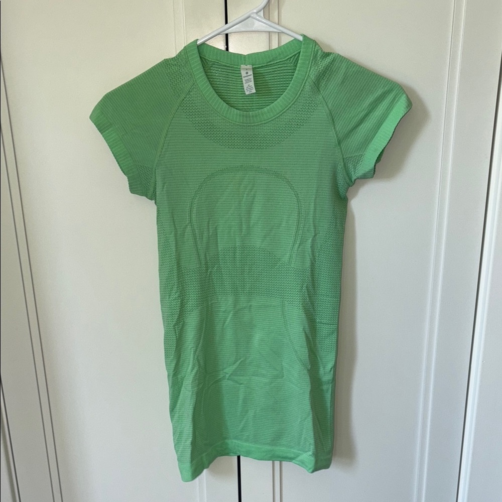 Lululemon Athletica Mint Green Ribbed Top